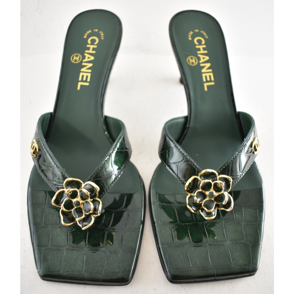 Chanel 26A Green Crocodile Croc CC Flower Backless Mule Heel Thong Sandal 38 - Picture 3 of 16